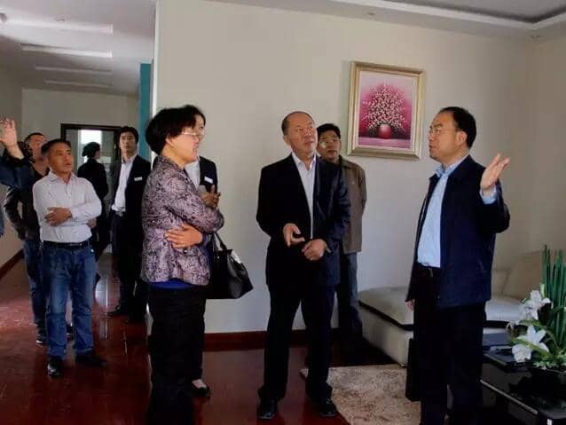 兖州区委党校常务副校长党委书记周广珍莅临世界杯信誉买球机械考察指导